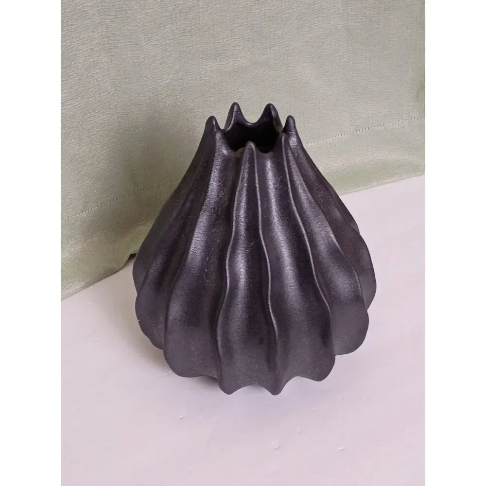 Wavy Ribbed Black Ceramic Modern Style Home Decor Centerpiece Vase - Picture 3 of 10